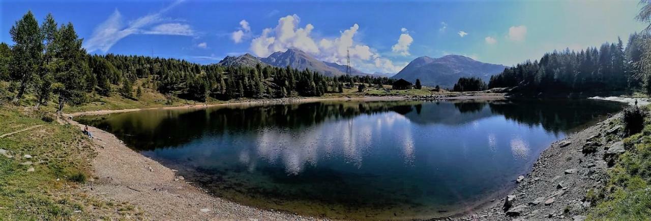 Rifugio Al Lago Del Mortirolo In Inverno Raggiungibile Solo A Piedi Monno Exterior foto